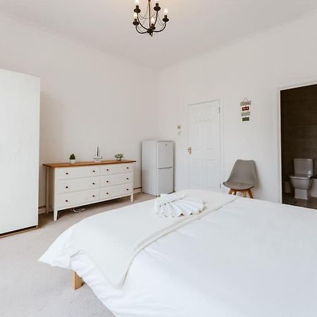 Spacious Ensuite Room Near Top Tourist Attractions Londra Esterno foto