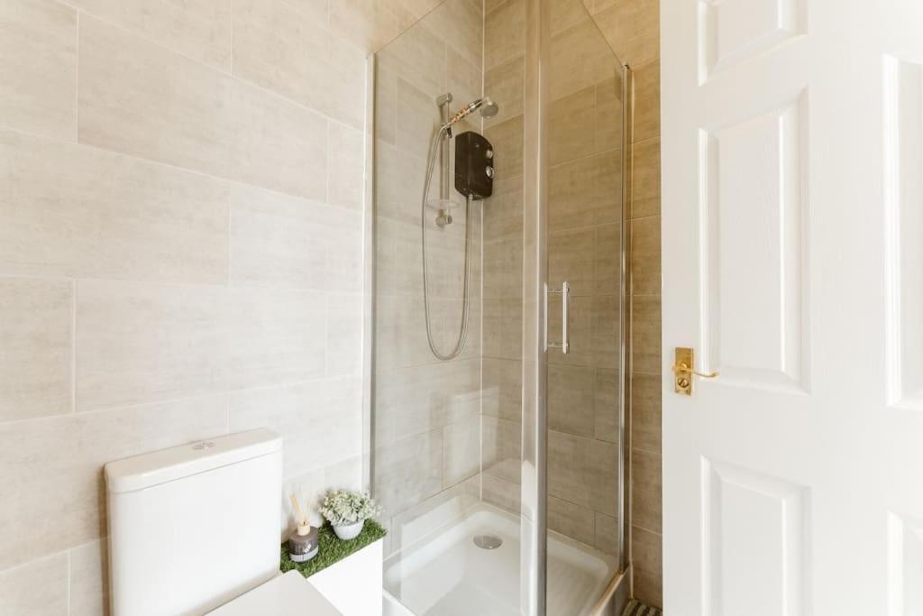 Spacious Ensuite Room Near Top Tourist Attractions Londra Esterno foto