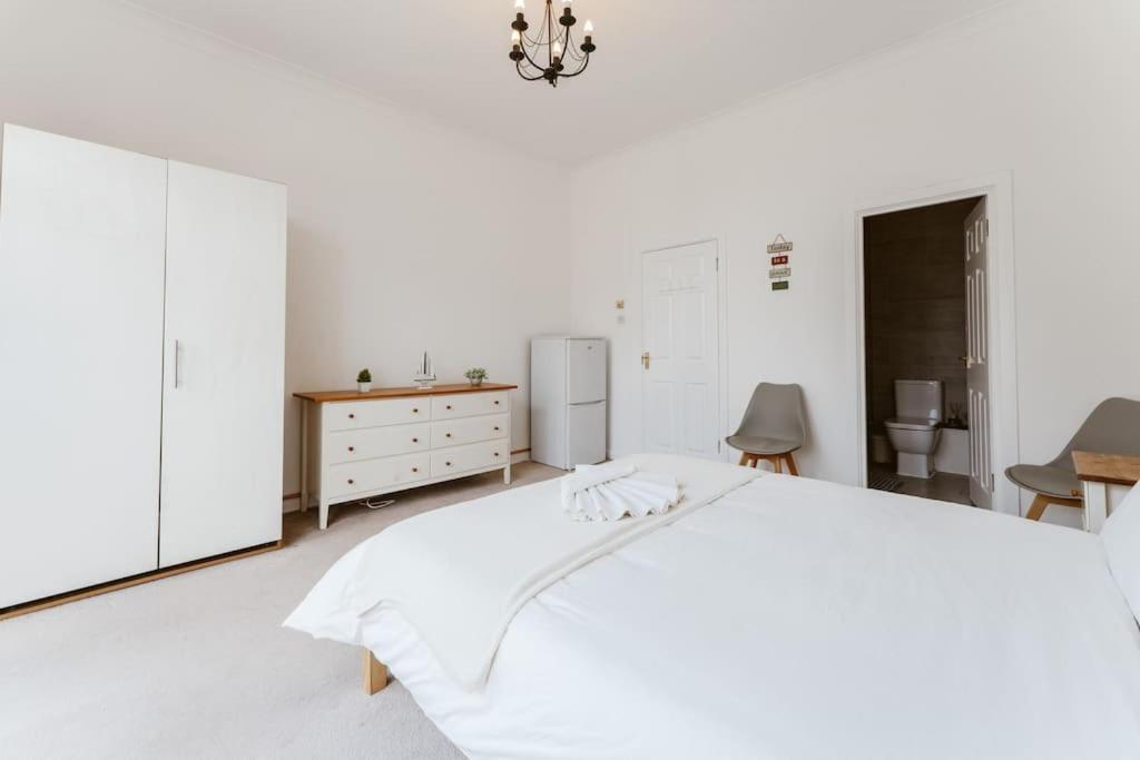 Spacious Ensuite Room Near Top Tourist Attractions Londra Esterno foto